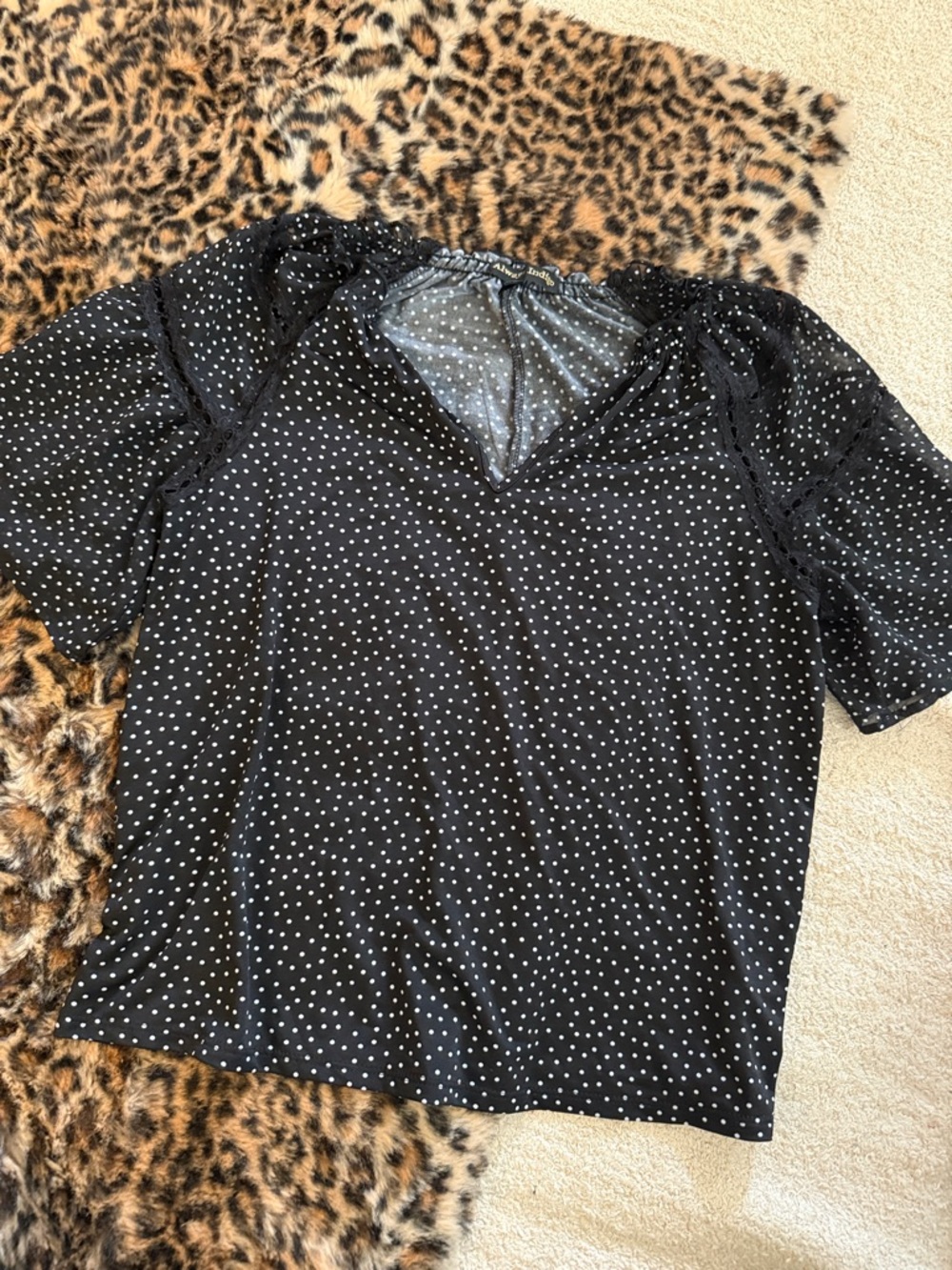 Black Polka Dot V-Neck Short Sleeve Tee